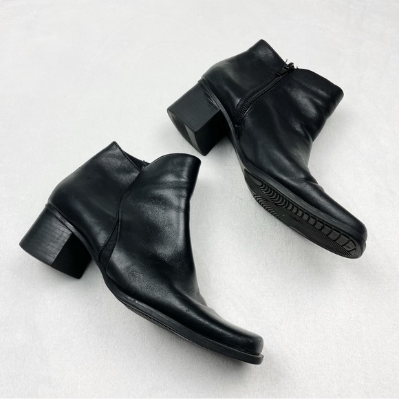 Vintage 90s Square Toe Black Faux Leather Boots - Picture 2 of 5